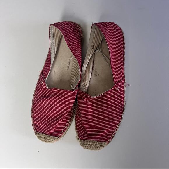 Old Navy Women’s Two Pairs of Canvas Slip On Flats Red and Blue Sz 8 - Picture 4 of 13